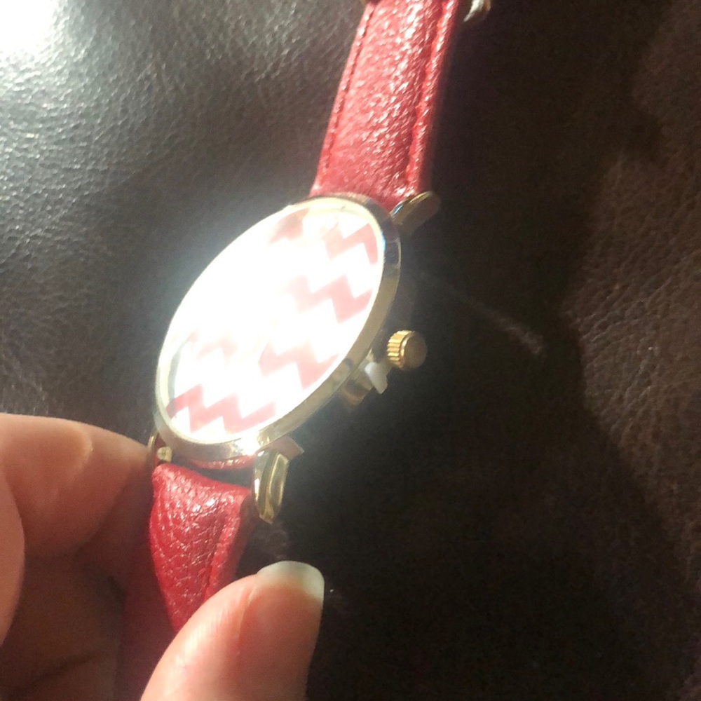 NWT Red Watch - Picture 3 of 3